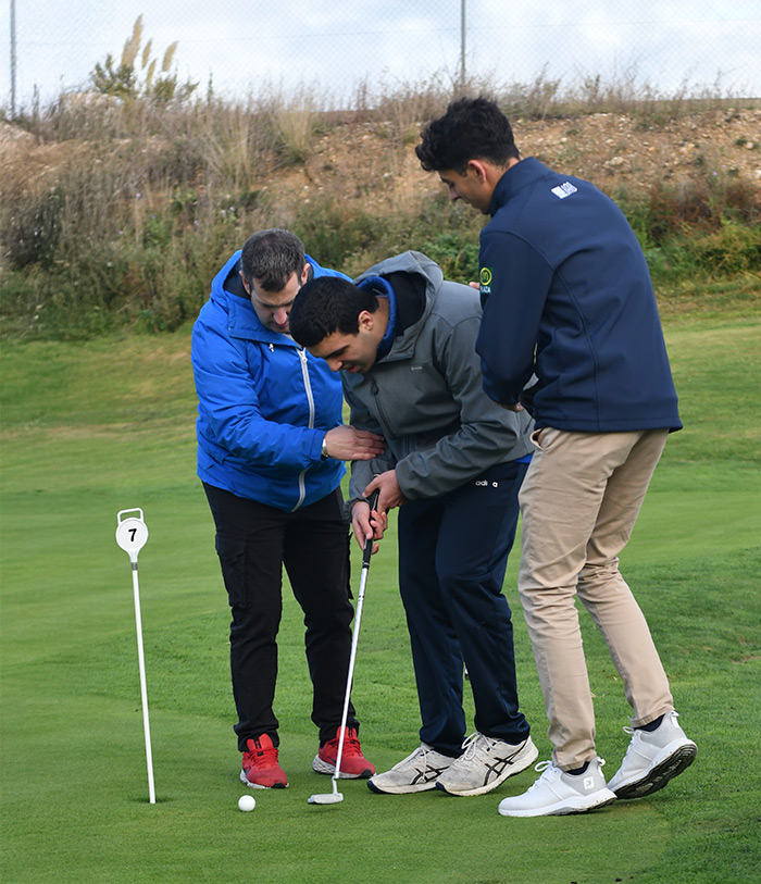 Cartel escuela de golf adapatado en Aragón
