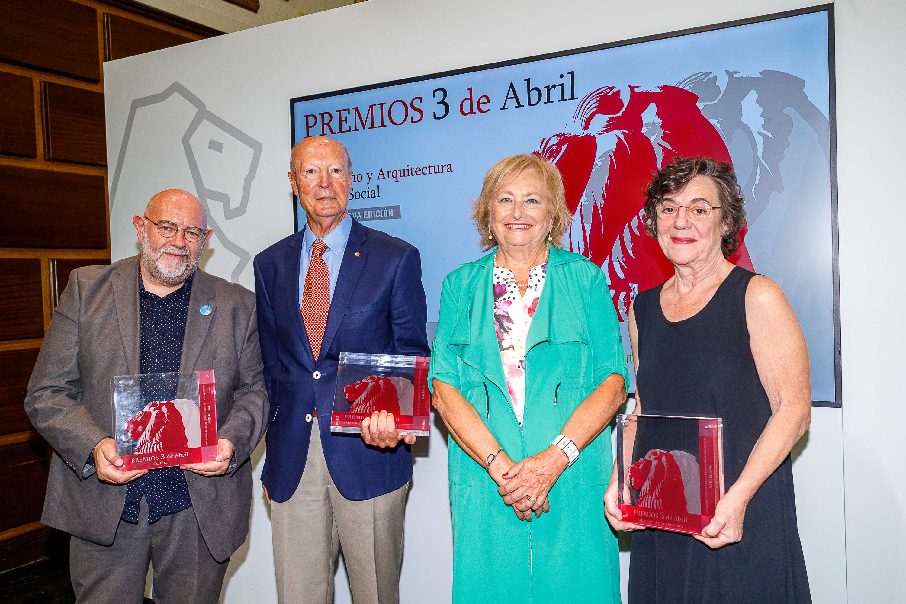 FUNDAZ PREMIO “3 DE ABRIL” DE LA  ASOCIACIÓN DE EXCONCEJALES DEMOCRÁTICOS DE ZARAGOZA 2022, EN LA CATEGORÍA DE TRABAJO SOCIAL